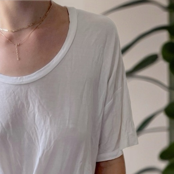Amour Vert Plain White Oversized Scoop Neck Short Sleeve Tee Shirt Small (XS-M) - Picture 2 of 16